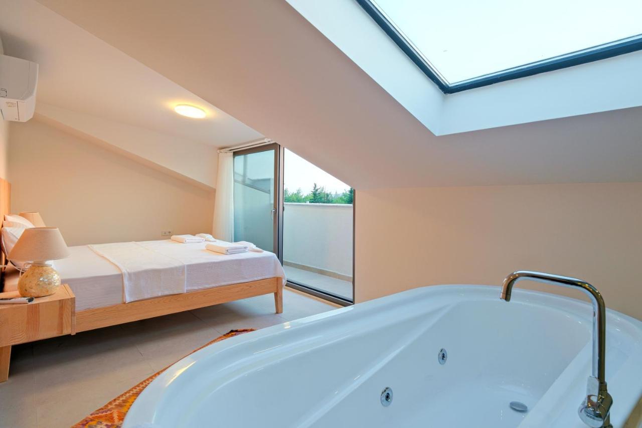 Villa Neo With 2 Private Pools, Bbq, Jacuzzi And Sauna Fethiye Exterior photo